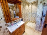 4 yatak odalı ikinci el villa + Roma End Yüzme Havuzu + Büyük Arsa Büyüklüğü + Merkezi Isıtma + Garaj. Satıcının adına tapu – KDV'si ödenmiş ve 74 Öncesi Tü