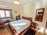 4 yatak odalı ikinci el villa + Roma End Yüzme Havuzu + Büyük Arsa Büyüklüğü + Merkezi Isıtma + Garaj. Satıcının adına tapu – KDV'si ödenmiş ve 74 Öncesi Tü