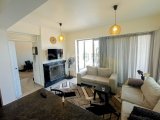 Çatalköy'de Geniş Arsa Üzerinde, Başka Bir Mülk İnşa Etmek İçin İdeal, Modern Tasarımlı 4+1 Villa