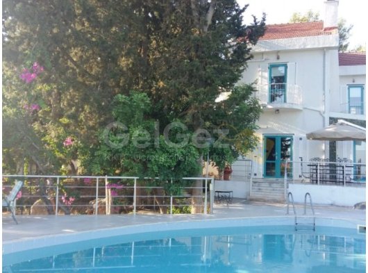 Özel Havuzlu ve İnanılmaz Panoramik Deniz Manzaralı Güzel 4 Yatak Odalı Villa