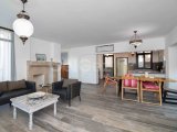 3 yatak odalı çağdaş ikinci el villa + 8m x 4m yüzme havuzu + mutfak aletleri + klima + yerden ısıtma + denize yürüme mesafesinde