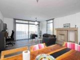 3 yatak odalı çağdaş ikinci el villa + 8m x 4m yüzme havuzu + mutfak aletleri + klima + yerden ısıtma + denize yürüme mesafesinde