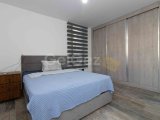 3 yatak odalı çağdaş ikinci el villa + 8m x 4m yüzme havuzu + mutfak aletleri + klima + yerden ısıtma + denize yürüme mesafesinde