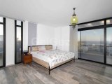 3 yatak odalı çağdaş ikinci el villa + 8m x 4m yüzme havuzu + mutfak aletleri + klima + yerden ısıtma + denize yürüme mesafesinde