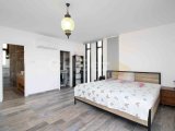 3 yatak odalı çağdaş ikinci el villa + 8m x 4m yüzme havuzu + mutfak aletleri + klima + yerden ısıtma + denize yürüme mesafesinde