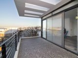 3 yatak odalı çağdaş ikinci el villa + 8m x 4m yüzme havuzu + mutfak aletleri + klima + yerden ısıtma + denize yürüme mesafesinde