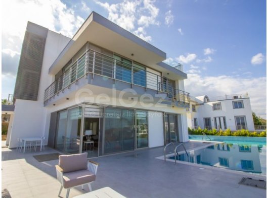 5 - 7 yatak odalı Lüks villa + 11m x 5m havuz + denize sıfır konum + full eşyalı + asansör + merkezi ısıtma + en iyi özellikler + Sahibinin adına tapu KDV ödenm