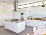 5 - 7 yatak odalı Lüks villa + 11m x 5m havuz + denize sıfır konum + full eşyalı + asansör + merkezi ısıtma + en iyi özellikler + Sahibinin adına tapu KDV ödenm