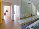5 - 7 yatak odalı Lüks villa + 11m x 5m havuz + denize sıfır konum + full eşyalı + asansör + merkezi ısıtma + en iyi özellikler + Sahibinin adına tapu KDV ödenm