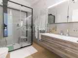 5 - 7 yatak odalı Lüks villa + 11m x 5m havuz + denize sıfır konum + full eşyalı + asansör + merkezi ısıtma + en iyi özellikler + Sahibinin adına tapu KDV ödenm