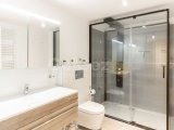 5 - 7 yatak odalı Lüks villa + 11m x 5m havuz + denize sıfır konum + full eşyalı + asansör + merkezi ısıtma + en iyi özellikler + Sahibinin adına tapu KDV ödenm