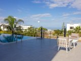 5 - 7 yatak odalı Lüks villa + 11m x 5m havuz + denize sıfır konum + full eşyalı + asansör + merkezi ısıtma + en iyi özellikler + Sahibinin adına tapu KDV ödenm
