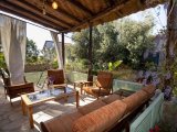 Satılık Villa - Karşıyaka, Girne, Kuzey Kıbrıs Bu olağanüstü 4 yatak odalı villa, Karşıyaka, Akdeniz ve çevredeki dağların nefes kesen 360 derecelik manzarasını