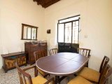 Satılık Villa - Karşıyaka, Girne, Kuzey Kıbrıs Bu olağanüstü 4 yatak odalı villa, Karşıyaka, Akdeniz ve çevredeki dağların nefes kesen 360 derecelik manzarasını