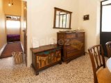 Satılık Villa - Karşıyaka, Girne, Kuzey Kıbrıs Bu olağanüstü 4 yatak odalı villa, Karşıyaka, Akdeniz ve çevredeki dağların nefes kesen 360 derecelik manzarasını