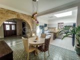 3/4 Yatak Odalı Lüks Villa + 2/3 Yatak Odalı Köy Evi + Şelaleli L Şeklinde Havuz + Klima + Yerden Isıtma + Isı Pompası + Invicta Kütük Brülörü + Corian Tezgahlı