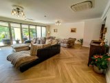 3/4 Yatak Odalı Lüks Villa + 2/3 Yatak Odalı Köy Evi + Şelaleli L Şeklinde Havuz + Klima + Yerden Isıtma + Isı Pompası + Invicta Kütük Brülörü + Corian Tezgahlı