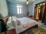 3/4 Yatak Odalı Lüks Villa + 2/3 Yatak Odalı Köy Evi + Şelaleli L Şeklinde Havuz + Klima + Yerden Isıtma + Isı Pompası + Invicta Kütük Brülörü + Corian Tezgahlı