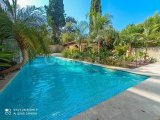 3/4 Yatak Odalı Lüks Villa + 2/3 Yatak Odalı Köy Evi + Şelaleli L Şeklinde Havuz + Klima + Yerden Isıtma + Isı Pompası + Invicta Kütük Brülörü + Corian Tezgahlı
