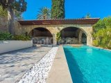 3/4 Yatak Odalı Lüks Villa + 2/3 Yatak Odalı Köy Evi + Şelaleli L Şeklinde Havuz + Klima + Yerden Isıtma + Isı Pompası + Invicta Kütük Brülörü + Corian Tezgahlı