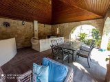 3/4 Yatak Odalı Lüks Villa + 2/3 Yatak Odalı Köy Evi + Şelaleli L Şeklinde Havuz + Klima + Yerden Isıtma + Isı Pompası + Invicta Kütük Brülörü + Corian Tezgahlı