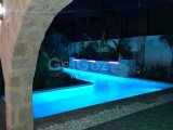 3/4 Yatak Odalı Lüks Villa + 2/3 Yatak Odalı Köy Evi + Şelaleli L Şeklinde Havuz + Klima + Yerden Isıtma + Isı Pompası + Invicta Kütük Brülörü + Corian Tezgahlı