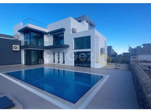 4 yatak odalı villalar + yüzme havuzları + olanaklara yakın + ödeme planı