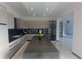 4 yatak odalı villalar + yüzme havuzları + olanaklara yakın + ödeme planı
