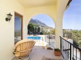 3 yatak odalı bungalov + yüzme havuzu + klima, traverten mermer + geniş teras + olağanüstü panoramik manzara + Sahibinin adına tapu, KDV ödenmiş
