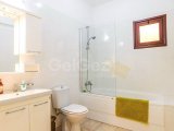 Muhteşem deniz manzaralı 3+1 Daire + Ortak yüzme havuzu + Sakin huzurlu bir sitede + Full Eşyalı + Çok uygun fiyat