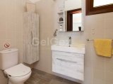 3 yatak odalı geniş çatı katı + ortak havuz + full eşyalı + beyaz eşya + 4 geniş teras + güzel deniz manzarası + Sahibinin adına tapu KDV ödenmiş