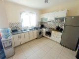 3 yatak odalı zemin kat ikinci el daire + full eşyalı + yüzme havuzları + ortak bahçeler ve olanaklar + denize yürüme mesafesi + Sahibi adına tapu KDV ödenmiş
