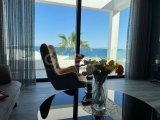 Lüks 2 Yatak Odalı Denize Sıfır Penthouse + Çatı Terası + Ortak Yüzme Havuzu + Yürüme Mesafesinde Plaj + Gelişmekte Olan Yat Limanı