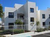 Lüks 2 Yatak Odalı Denize Sıfır Penthouse + Çatı Terası + Ortak Yüzme Havuzu + Yürüme Mesafesinde Plaj + Gelişmekte Olan Yat Limanı