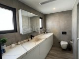 Lüks 2 Yatak Odalı Denize Sıfır Penthouse + Çatı Terası + Ortak Yüzme Havuzu + Yürüme Mesafesinde Plaj + Gelişmekte Olan Yat Limanı