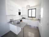 2 yatak odalı lüks penthouse daire + özel çatı terası + ortak yüzme havuzları + restoran + SPA merkezi + tenis kortu + golf