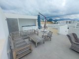 2 yatak odalı lüks penthouse daire + özel çatı terası + ortak yüzme havuzları + restoran + SPA merkezi + tenis kortu + golf