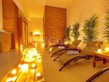 2 yatak odalı lüks penthouse daire + özel çatı terası + ortak yüzme havuzları + restoran + SPA merkezi + tenis kortu + golf