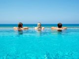 Muhteşem deniz manzarası + ortak havuzlar (kapalı ısıtmalı ve açık) + spa + spor salonu + sağlıklı yaşam merkezi + restoran + spor merkezi ile iyi bir şekilde s