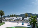 Lüks, en üst kalitede, plan aşamasında 3 yatak odalı bungalov + çatı terası + ortak yüzme havuzu + restoran + spor salonu + muhteşem deniz ve dağ manzaraları