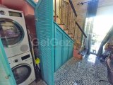 Yenilenmiş 2 yatak odalı ikinci el LOFT bahçe daire + kısmen mobilyalı + ortak yüzme havuzu + doğrudan deniz manzaralı + sahile yürüme mesafesi + Önceki sahibin