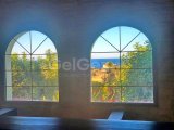 Yenilenmiş 2 yatak odalı ikinci el LOFT bahçe daire + kısmen mobilyalı + ortak yüzme havuzu + doğrudan deniz manzaralı + sahile yürüme mesafesi + Önceki sahibin