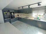 Müthiş manzaralı 5 yatak odalı ikinci el satılık villa + böbrek şeklinde yüzme havuzu + tam eşyalı + elektrikli garaj kapısı + elektrikli kapaklı jakuzi + güneş