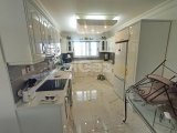 Müthiş manzaralı 5 yatak odalı ikinci el satılık villa + böbrek şeklinde yüzme havuzu + tam eşyalı + elektrikli garaj kapısı + elektrikli kapaklı jakuzi + güneş