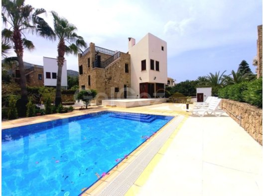 BİREYSEL TÜRK TAPUSU - Çatalköy'ün Kalbinde Çarpıcı Tamamen Yenilenmiş 3 Yatak Odalı Lüks ‘Taş’ Villa + Özel Havuz + Çevreleyen Bahçeler + Panoramik Deniz v
