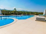2 yatak odalı bahçe daire + tamamen mobilyalı + ortak havuzlar + spor salonu + sauna + yepyeni wellness merkezi + denize muhteşem manzaralar