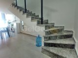 Harika 1 yatak odalı lüks yeniden satış çatı katı daire + tamamen mobilyalı + jakuzili çatı terası + denize 100m + ortak havuzlar + restoran + deniz ve dağ manz