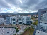 Modern ve lüks 3 yeniden satış penthouse daire + tam donanımlı + ortak yüzme havuzu + çocuk oyun alanı + muhteşem deniz ve dağ manzarası