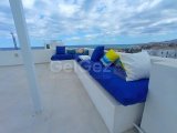 Modern ve lüks 3 yeniden satış penthouse daire + tam donanımlı + ortak yüzme havuzu + çocuk oyun alanı + muhteşem deniz ve dağ manzarası