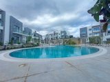 Modern ve lüks 3 yeniden satış penthouse daire + tam donanımlı + ortak yüzme havuzu + çocuk oyun alanı + muhteşem deniz ve dağ manzarası